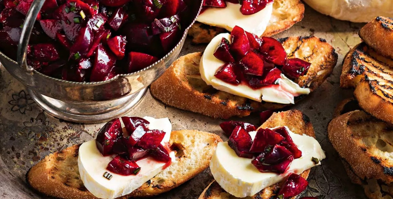 1712 toasted baguette with cherry salsa and brie Desktop 1300x658