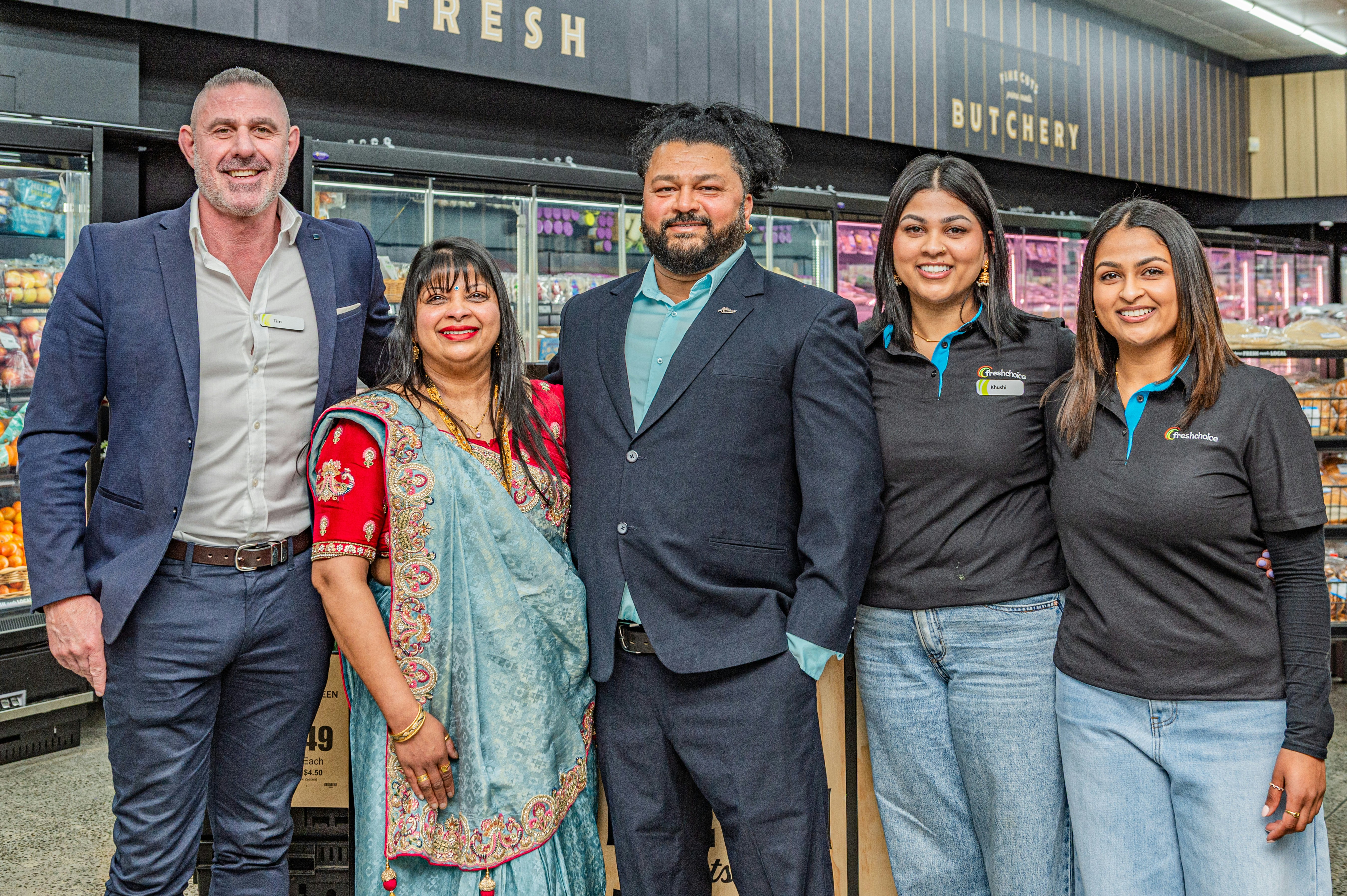 FreshChoice Executive General Manager Tim Cartwright with Manisha (Priya's mother), Mahendra (Priya's father), Khushi (Priya's sister) & FreshChoice Whanganui Owner Operator Priya