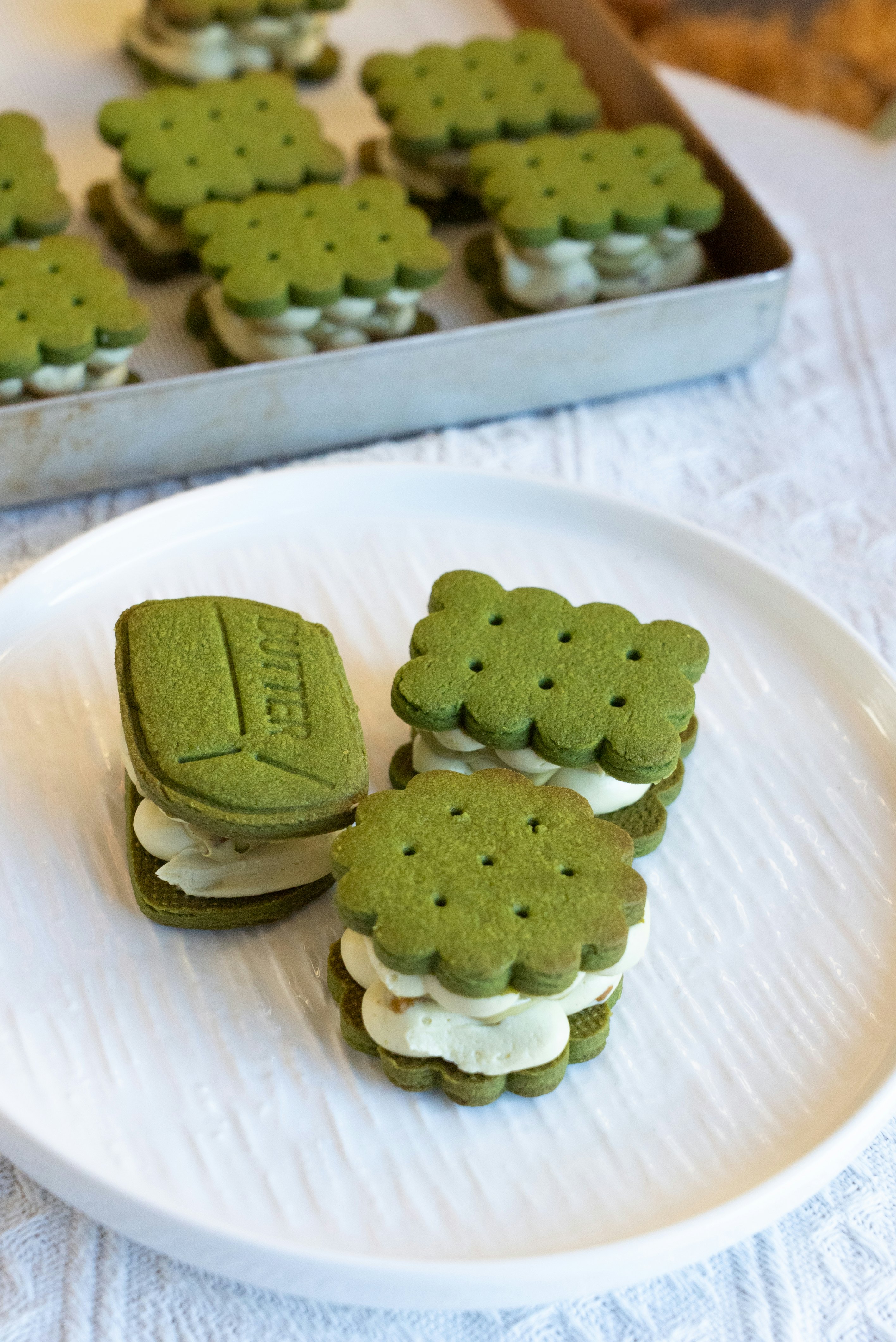 Matcha Butter Cookies with Pistachio Filling