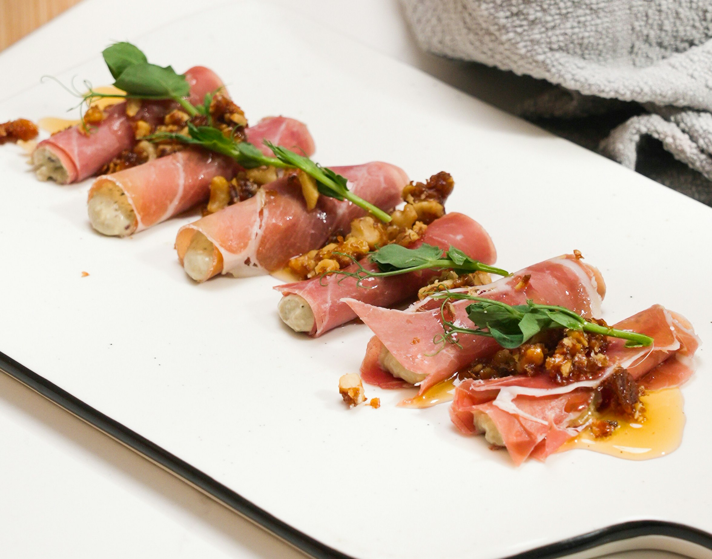 Kapiti Kikorangi Pear and Prosciutto Wrap