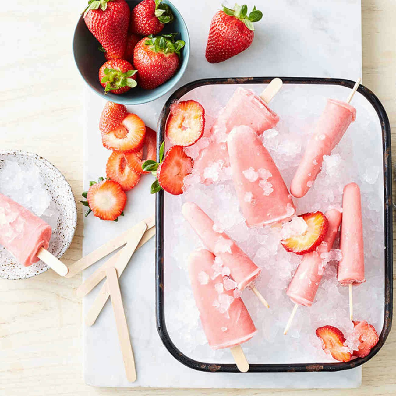 1901 strawberry and vanilla almond pops